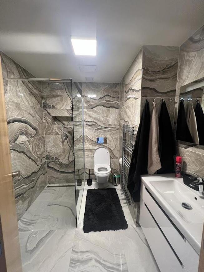 Luxusni Apartman Grand V Centru Harrachova Se Soukromou Mega Terasou, S Privatnim Parkovanim Zdarma, S Moznosti Dobijeni Wallbox Ev A Vyhledem Na Harrachovsky Kostelicek Exterior foto